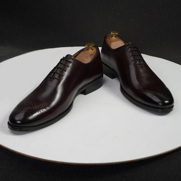 Whole Cut/One Piece Medallion Toe Dark Brown Oxford Lace-up Shoe